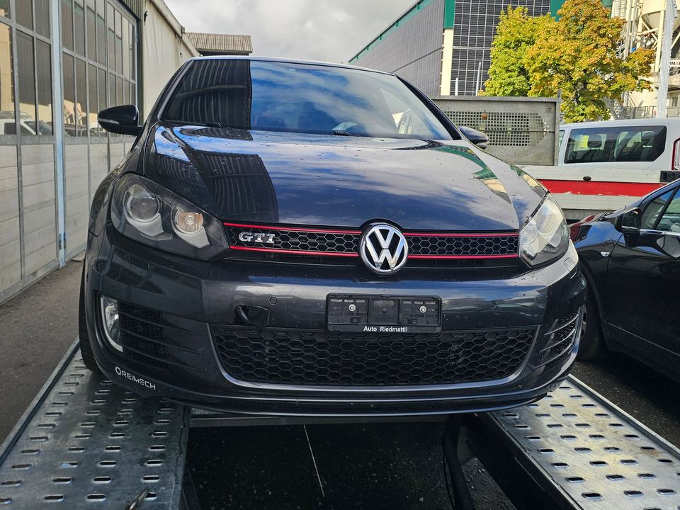 VW Golf GTI auf unserem Platz in Malters